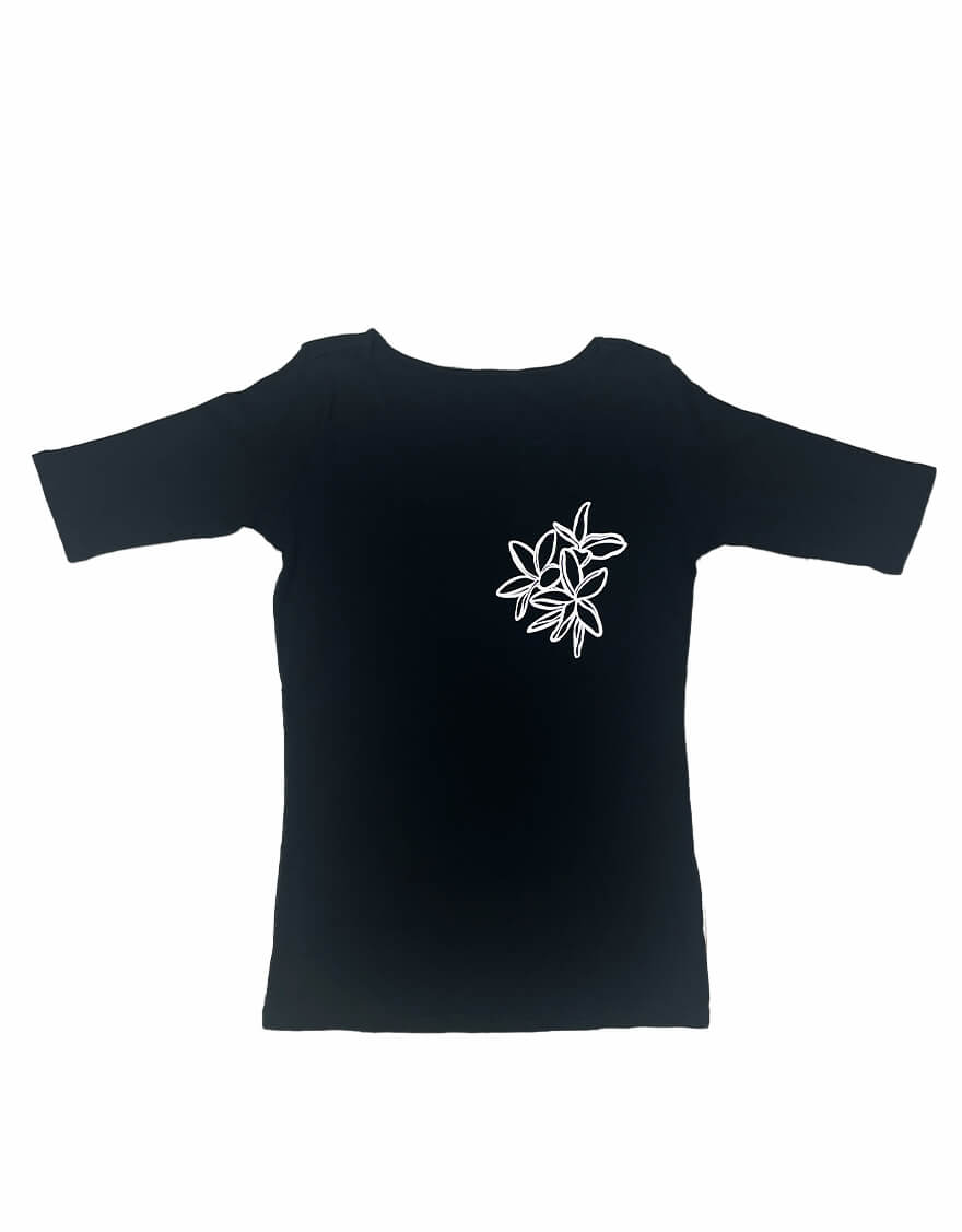 【レッスンTシャツ,レッスンアイテム,SALE】５分袖エレガントネックTシャツ（プルメリア）ブラック
